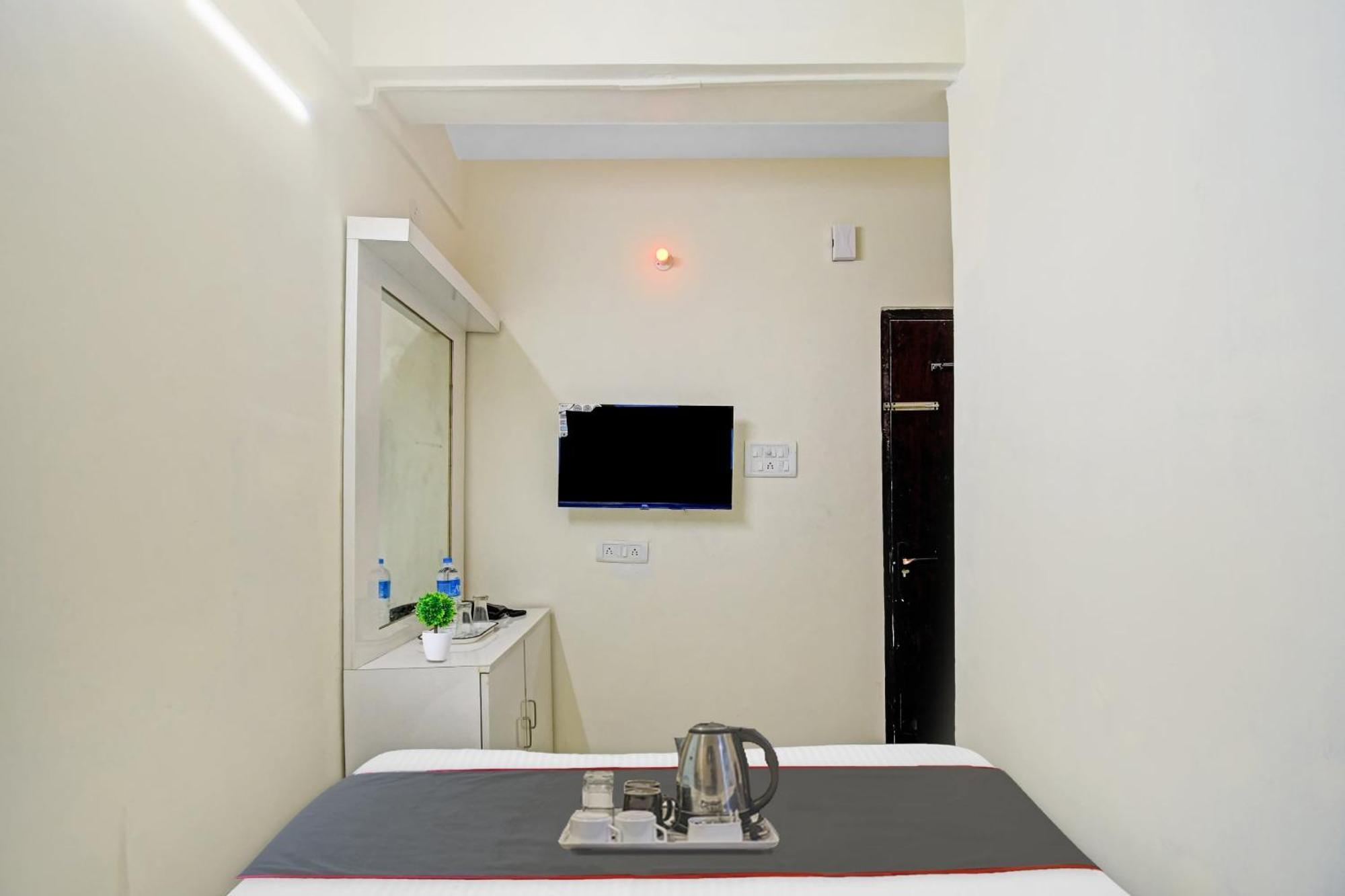 OYO Flagship 70052 Hotel Green Leaf Jādabpur Buitenkant foto