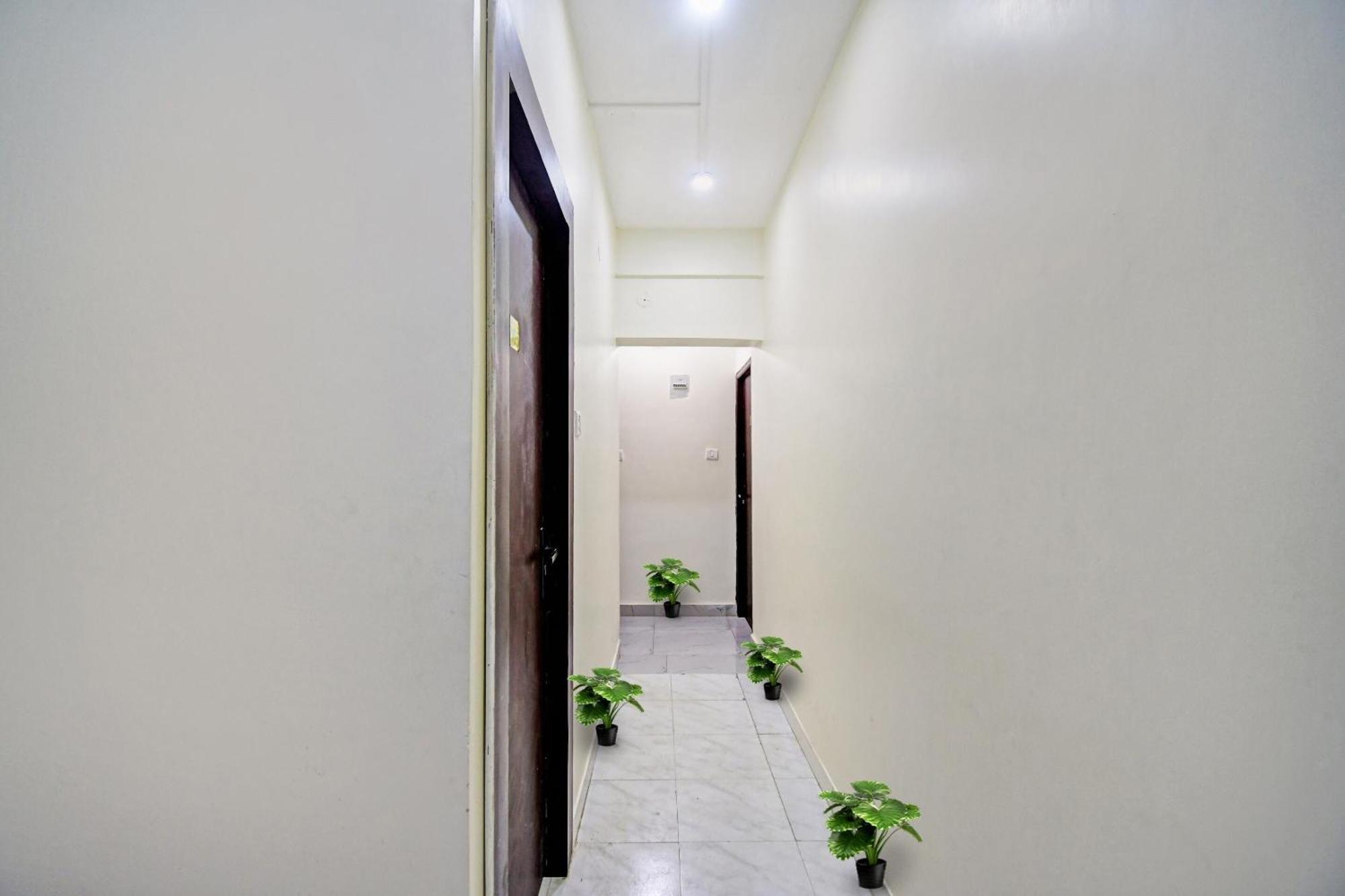 OYO Flagship 70052 Hotel Green Leaf Jādabpur Buitenkant foto